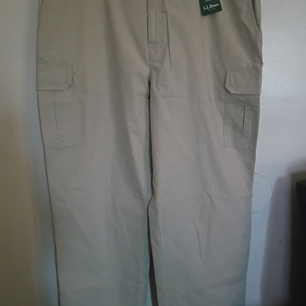L.L. Bean Men's Tan Cargo Pants Sz 46 X 32 Inseam NWT